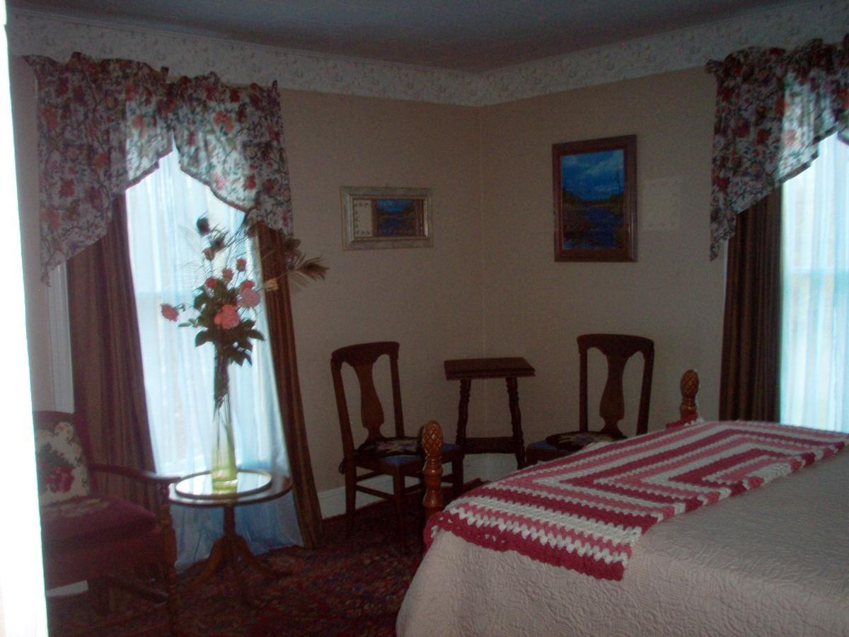 Parks Edge Inn Millinocket ภายนอก รูปภาพ