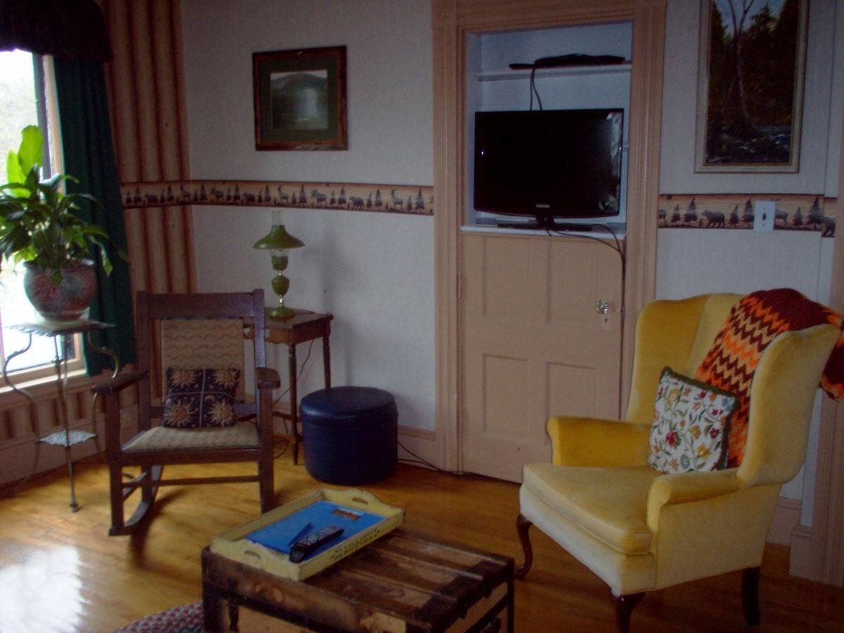 Parks Edge Inn Millinocket ภายนอก รูปภาพ